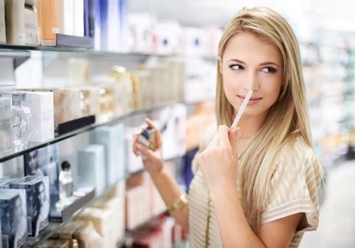 NÊN VÀ KHÔNG NÊN KHI SỬ DỤNG NƯỚC HOA?