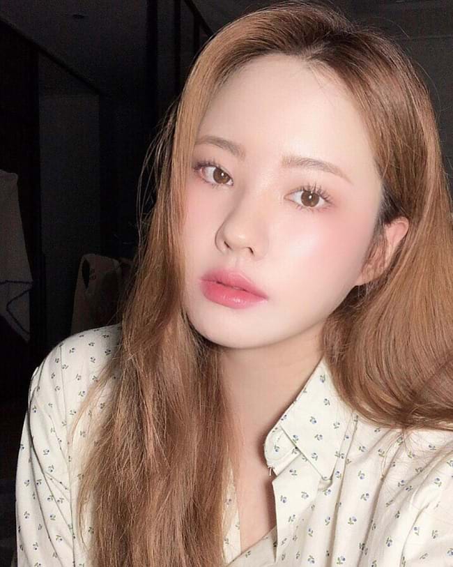 Dùng riêng biệt kem dưỡng ban ngày – ban đêm là siêu bí kíp giúp da bạn đẹp lên bội phần và trẻ mãi với thời gian