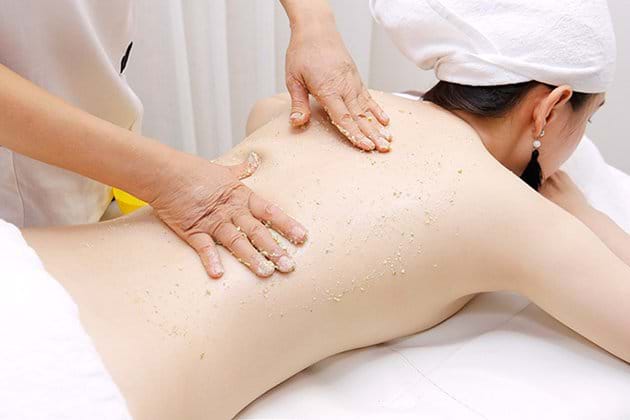 Tẩy tế bào chết đem lại lợi ích gì cho da?