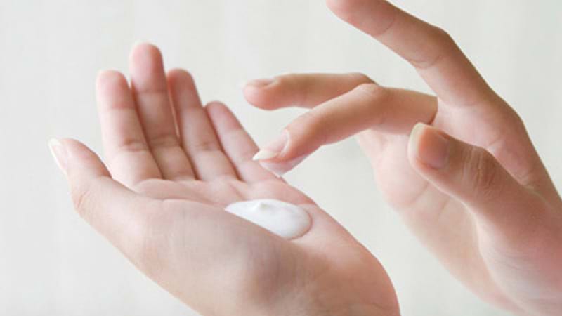 Học cách rửa mặt đúng cách cho làn da đẹp như sao Hàn