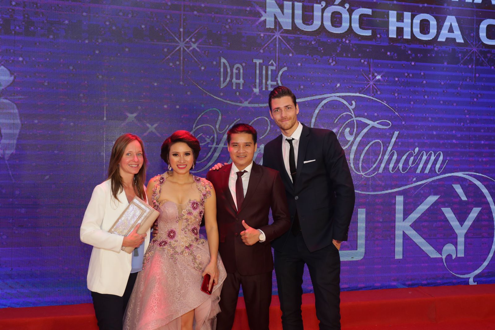 NƯỚC HOA CHARME GÂY SỐT CỘNG ĐỒNG VÌ CHẤT LƯỢNG SÁNH NGANG GUCCI, CHANEL NHƯNG GIÁ CHỈ VÀI TRĂM NGHÌN.